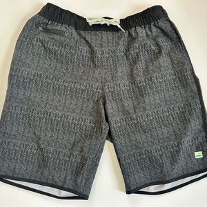 Men’s Vuori Board Shorts Black Printed Sz Medium